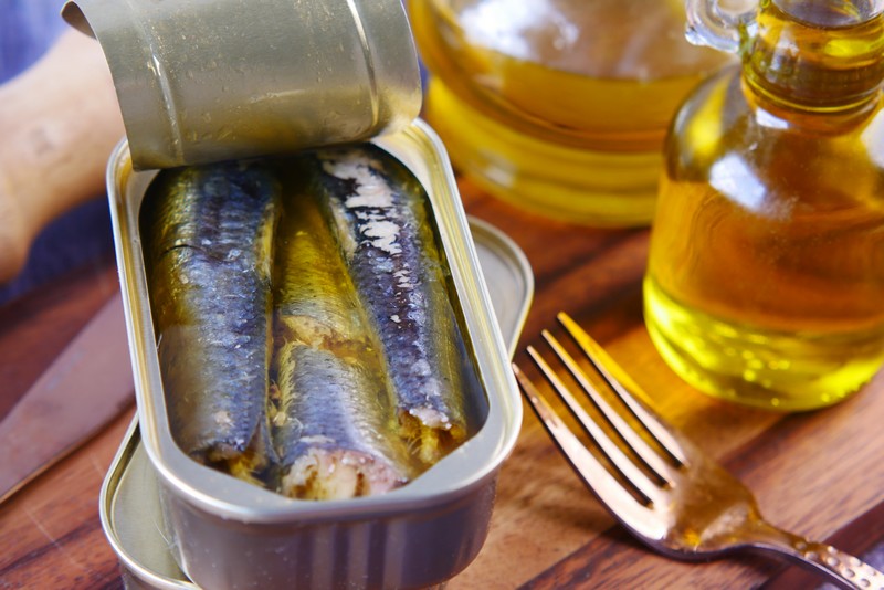 Hardloper kiest gezonde vetten met omega 3 en 6 voor meer energie tijdens training.