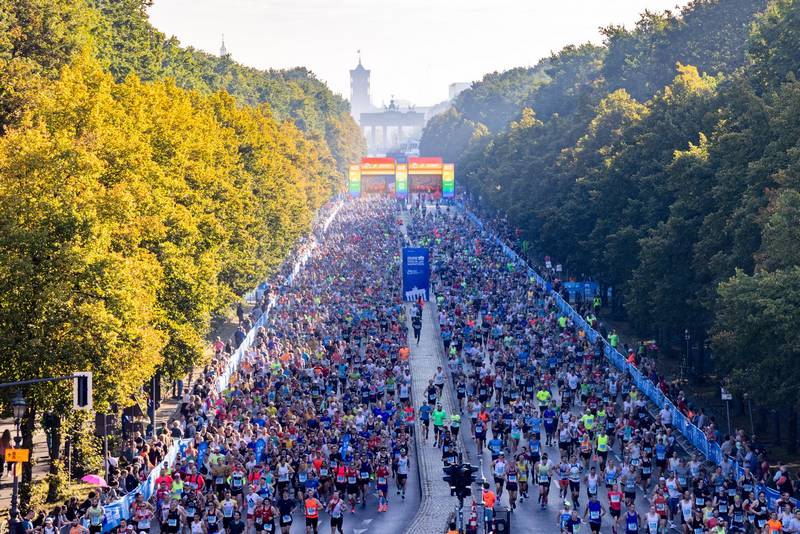 Loper op het snelle parcours van de Marathon van Berlijn, ideaal om een PR te lopen.