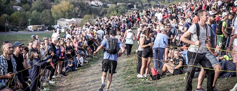Lopers op de Grand Trail des Templiers 2024, trailrun rond Millau met pittige beklimmingen.