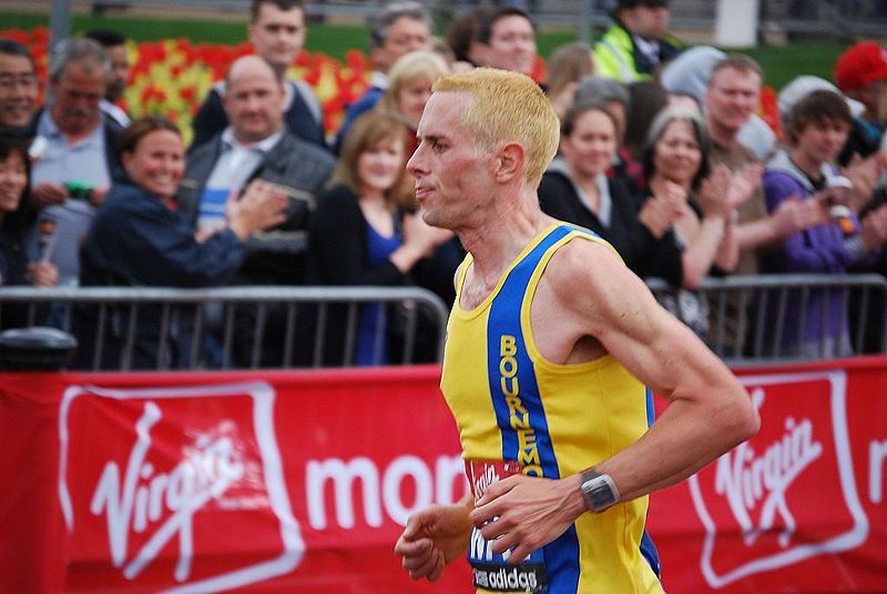 Steve Way na zijn transformatie: van 100 kilo en roken naar 2u15 marathonprestatie.