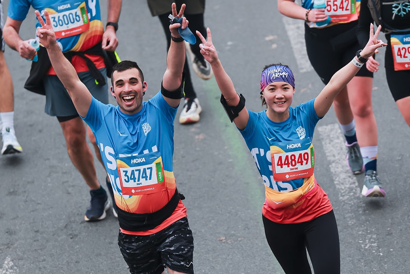 Loper traint voor een halve marathon in 2 uur met een 12 weken trainingsschema