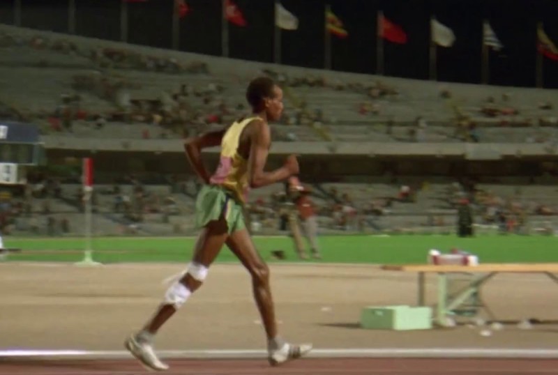 John Akhwari toont moed en doorzettingsvermogen tijdens een historische olympische marathon.