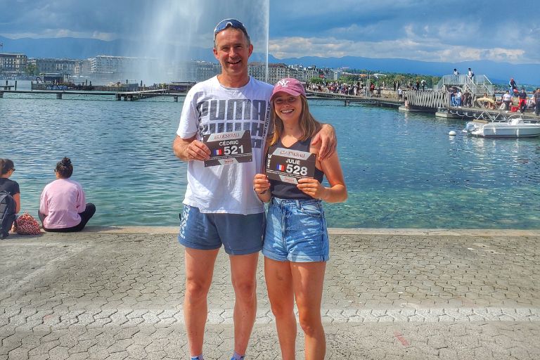 Julie loopt haar eerste marathon in Genève tijdens een inspirerende hardloopwedstrijd.