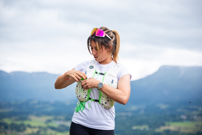 Overzicht van de beste trailrugzakken 2026 voor trailrunners tijdens lange en uitdagende bergtochten