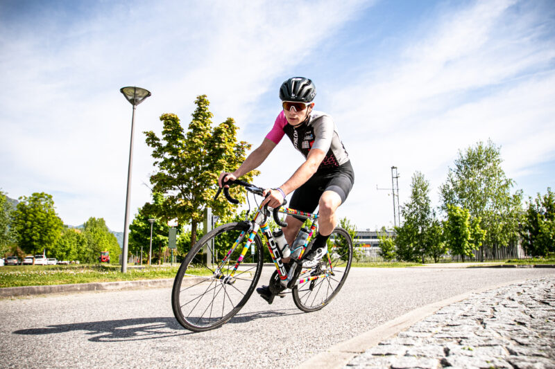 Triatleet voorkomt veelgemaakte fouten in triathlonvoeding voor optimale energie tijdens elke afstand