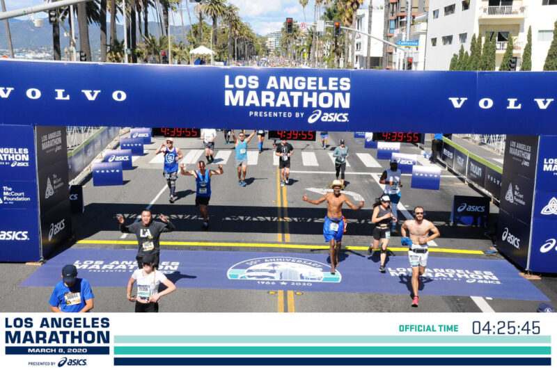 Loper tijdens de Marathon van Los Angeles 2027, afgebeeld als onderdeel van de complete gids.